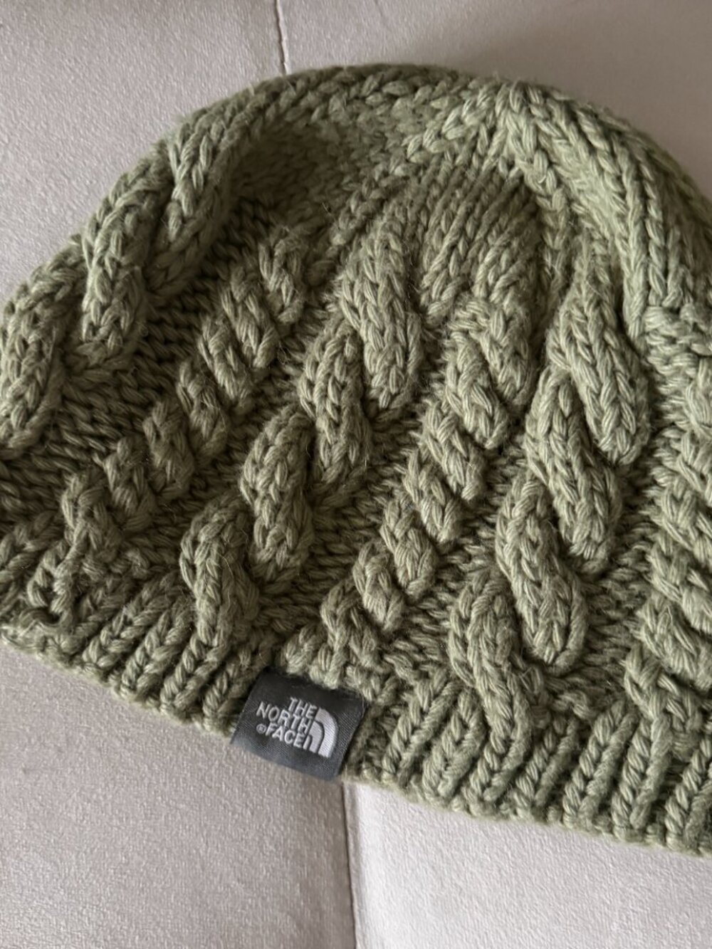 TOP The North Face Women’s Green Fleece Gloves & Cable Knit Beanie Hat Set S/P - Picture 4 of 8